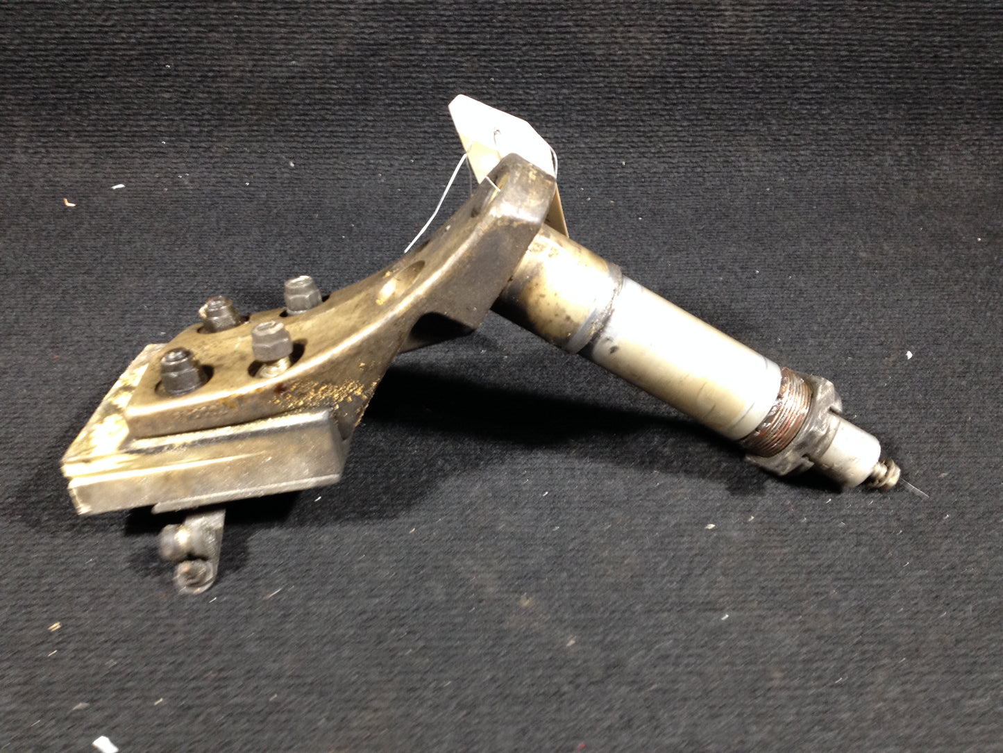 Wheel Axle Assy - Grumman - C-GEAB