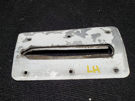 Landing Gear Fillet Plate and Seal LH - Cessna - C-FFTB