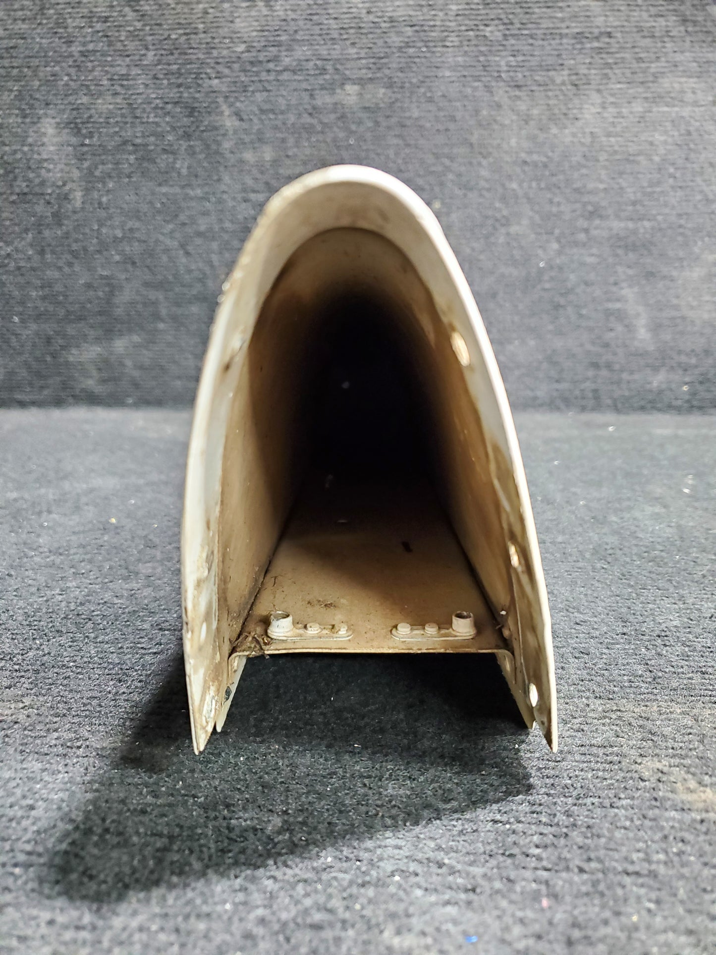 Vertical Fin Tip Assy W/ Flashing Beacon - Cessna - 5H-NWA