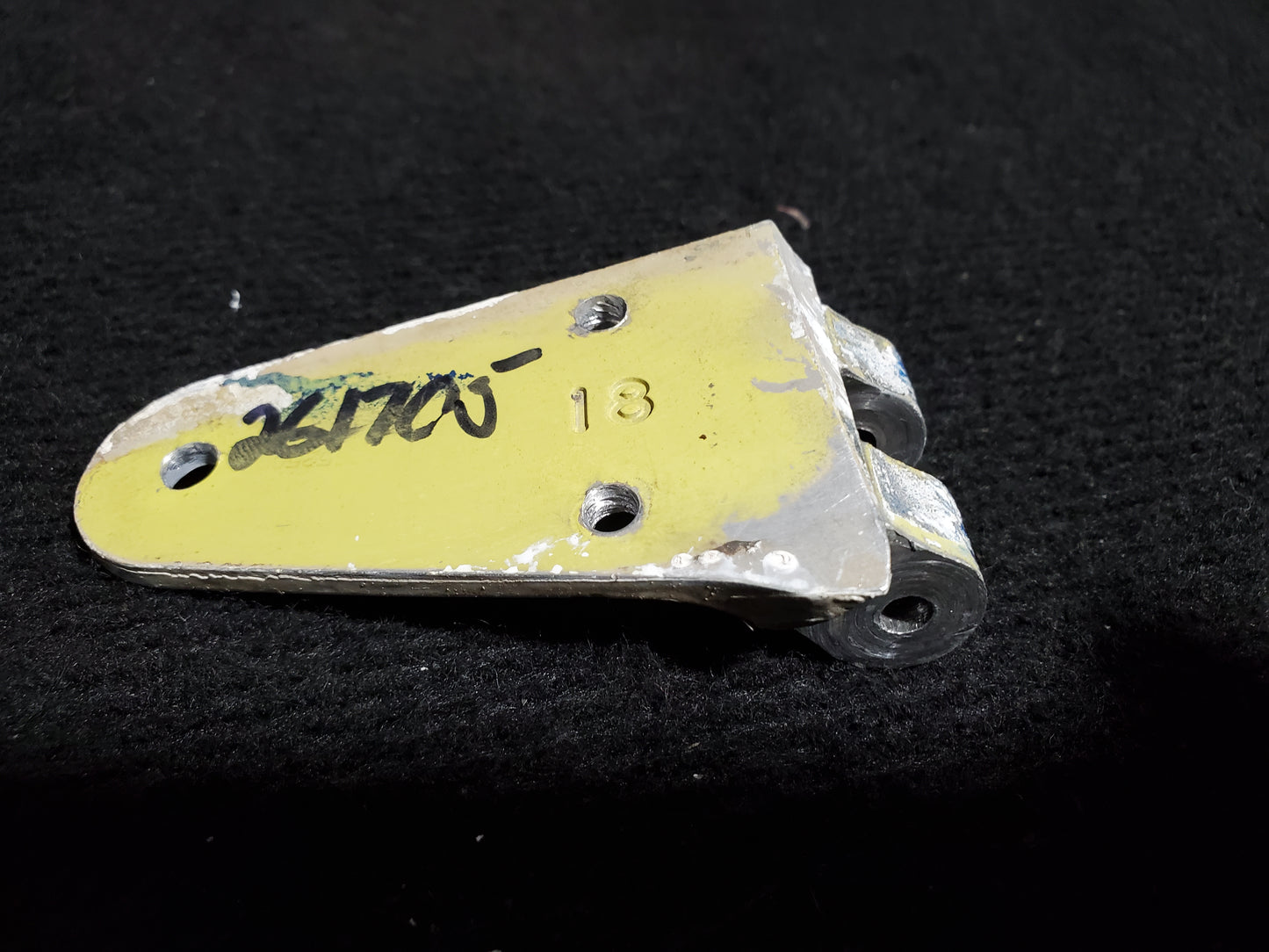 LH Hinge - Door Lower Fwd - Cessna - C-MISC