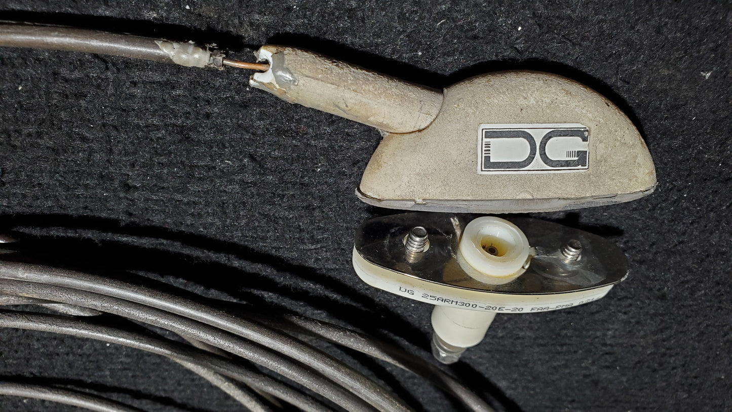 Radio Antenna Lead Thru Assy - Dayton Grainger - 5Y-ZBW