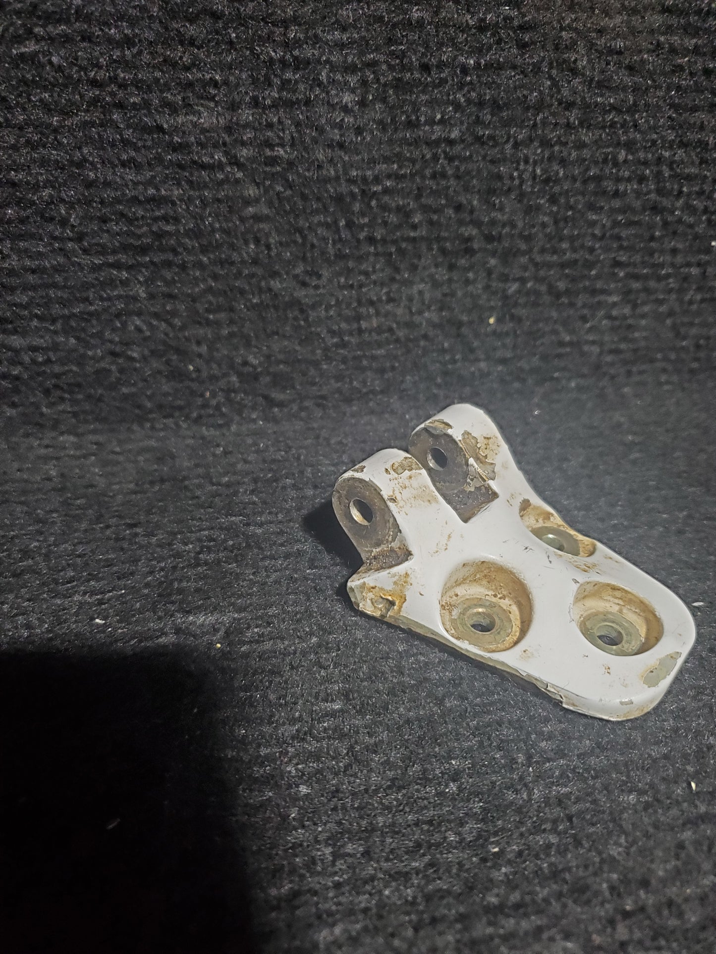 Hinge-Door LH UPR Aft - Cessna - 5Y-ZBW
