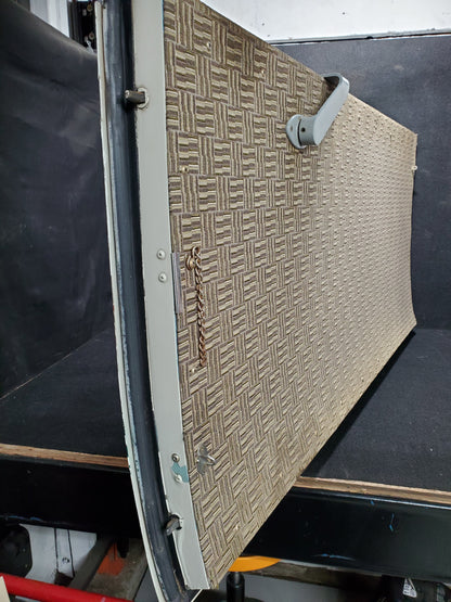 Cargo Door Assy - Lower - Cessna 208B Caravan - 5Y-MME