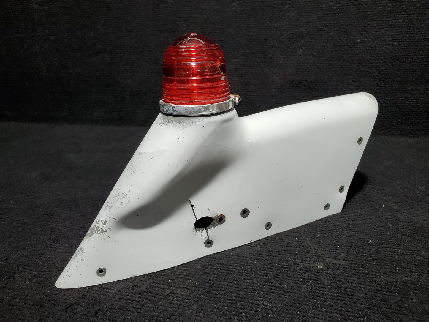 Tail Fin Assy with Flashing Becon Light - Cessna - C-FFTB