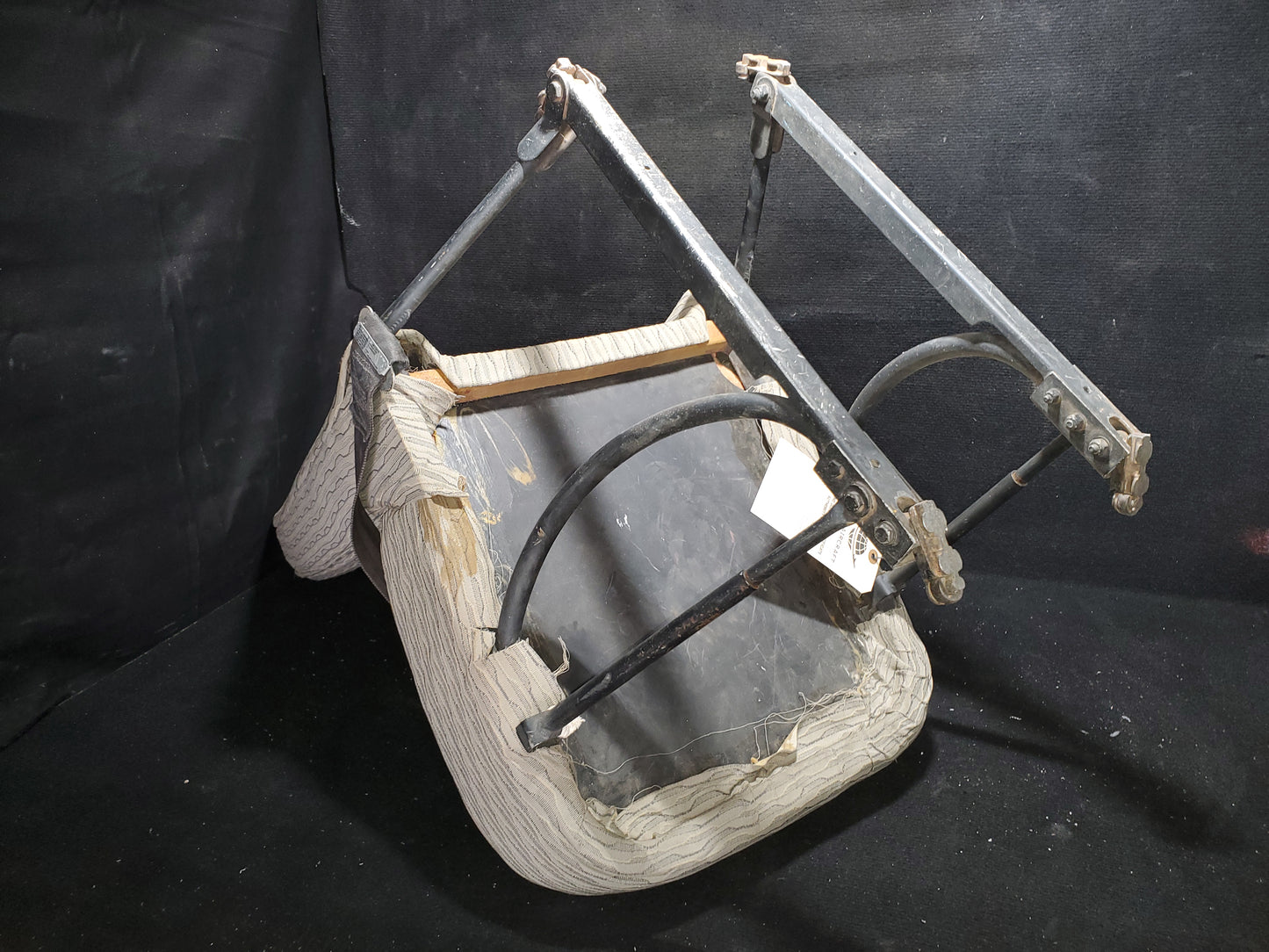 Seat Assembly - LH - Cessna 208B Caravan - 5Y-ZBW - 3 of 4