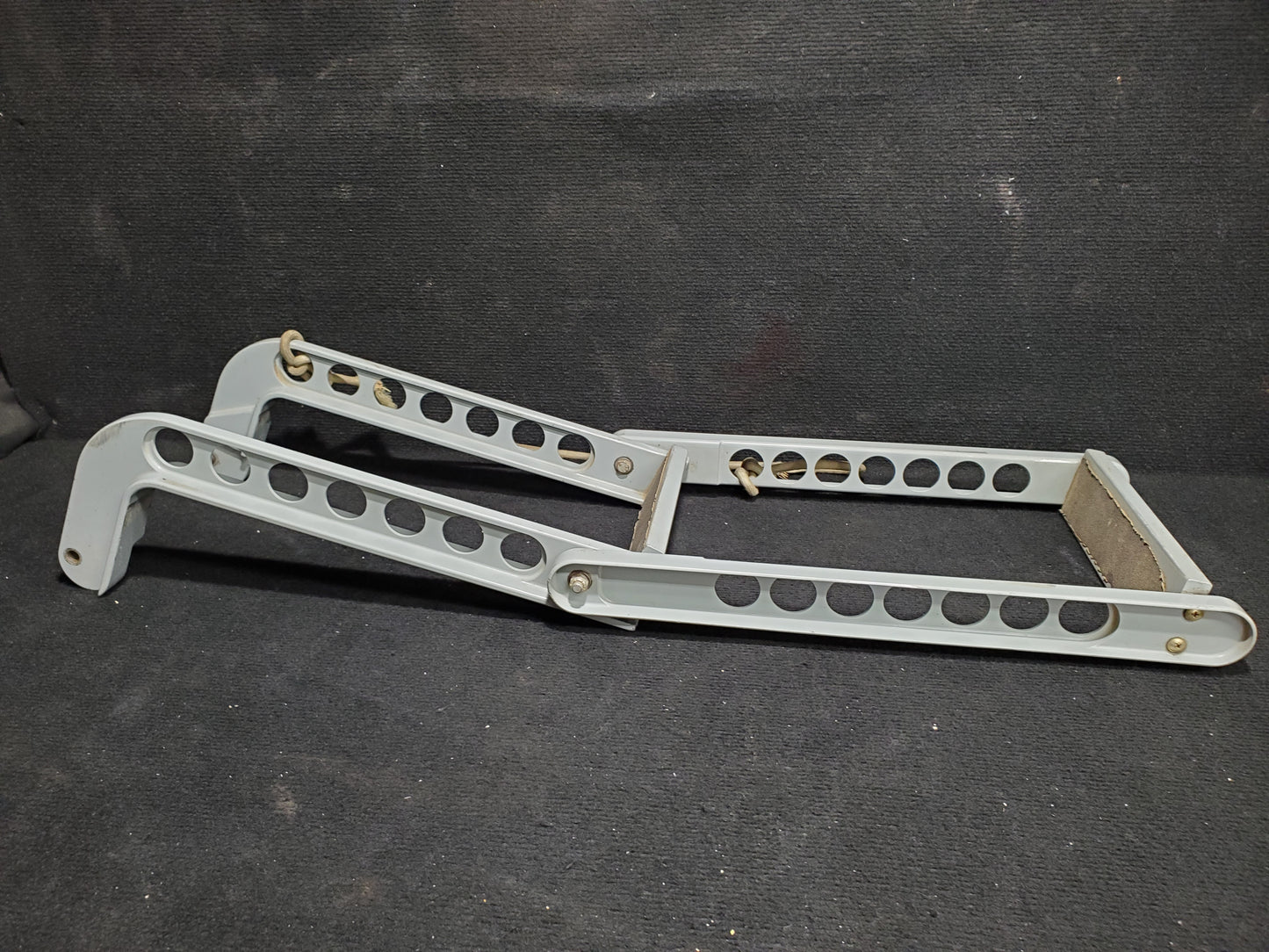 Crew Step Assembly - Cessna - 5Y-MME