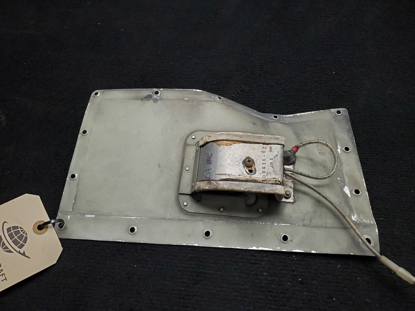 Access Cover w/ Courtesy Light - LH - Cessna - OO-SEX
