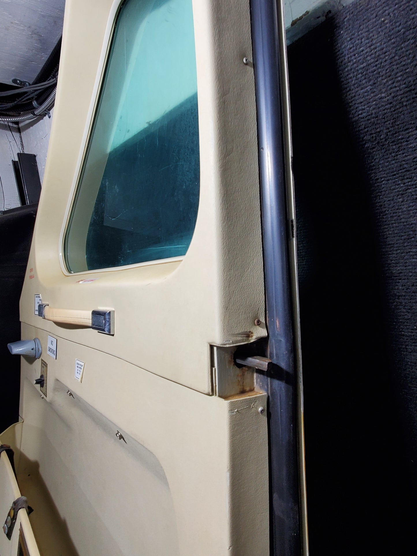 Crew Door - RH - Cessna - 5H-TAZ