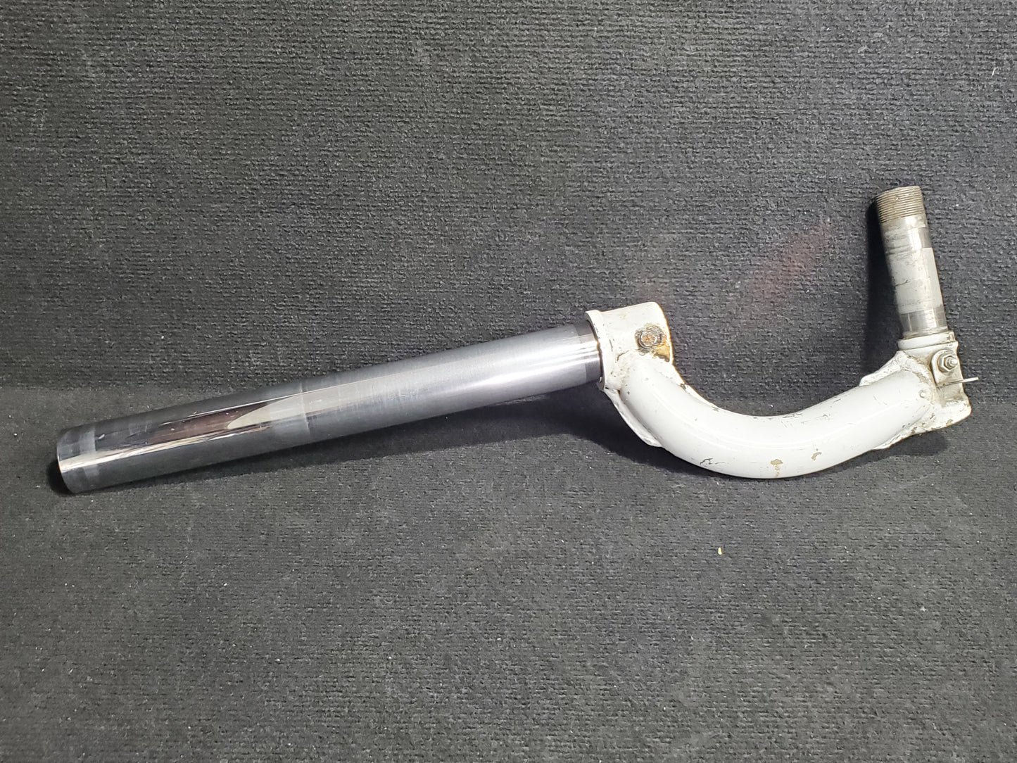 NLG Strut Assembly Lower - Beechcraft - C-FOZZ