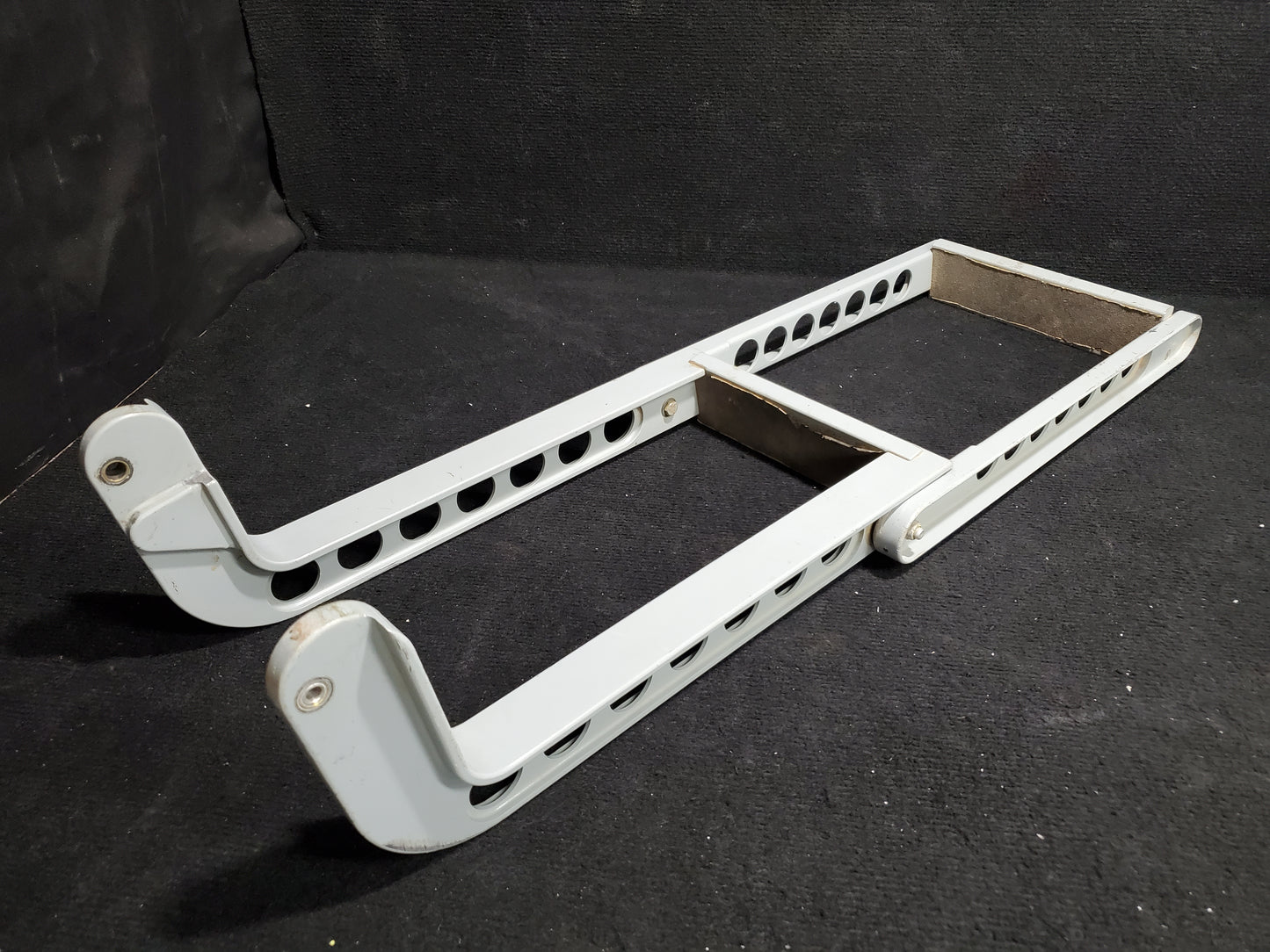 Crew Step Assembly - Cessna - 5Y-MME