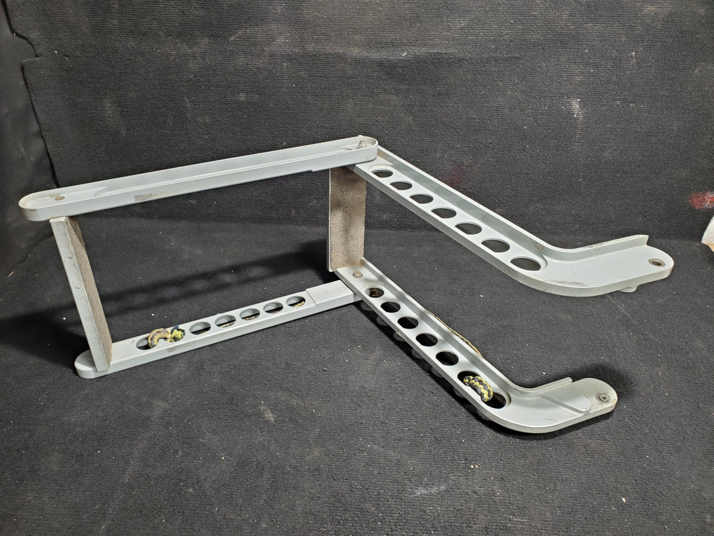 Crew Step Assembly - Cessna - 5Y-TAZ