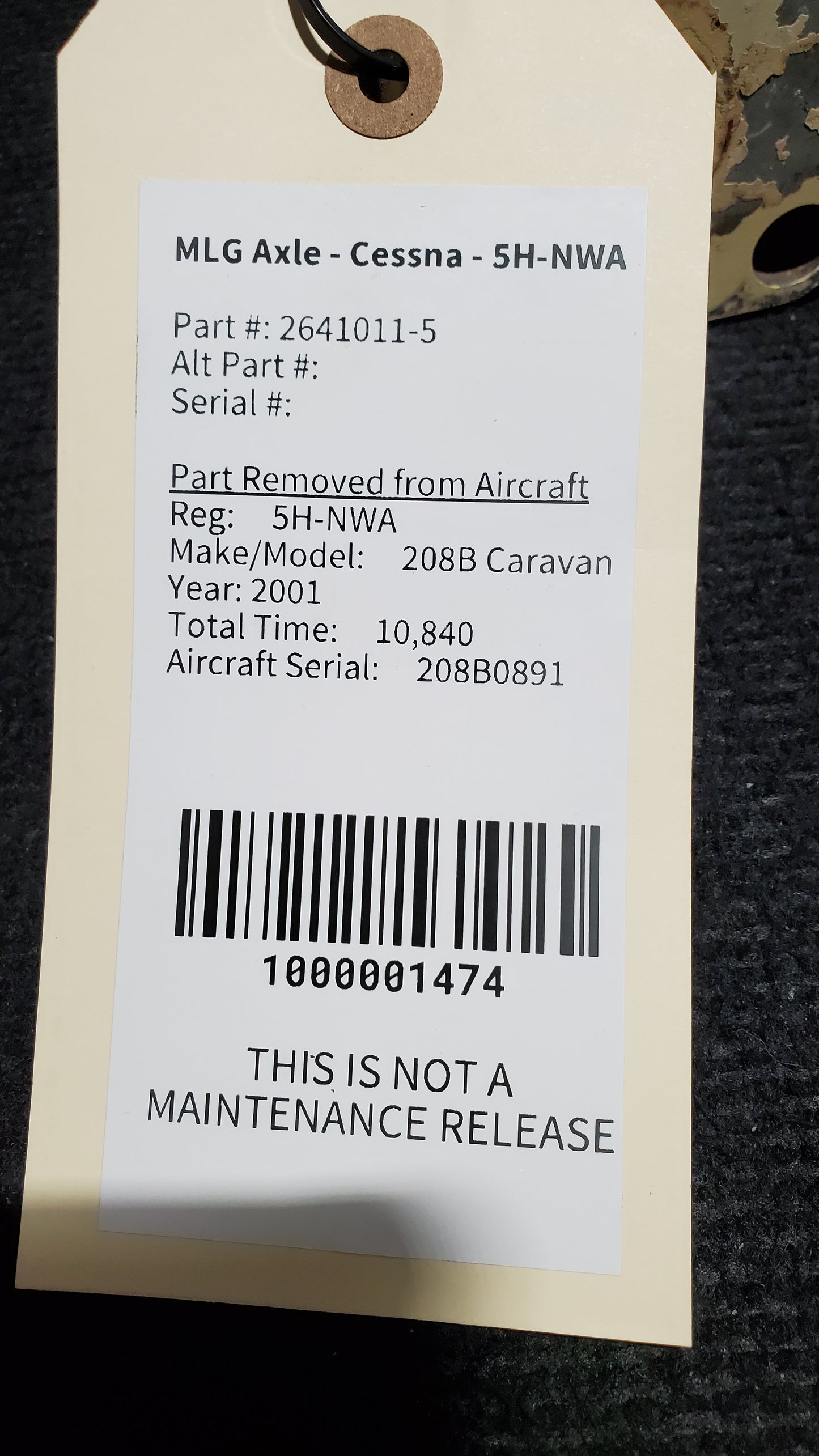 MLG Axle - Cessna - 5H-NWA