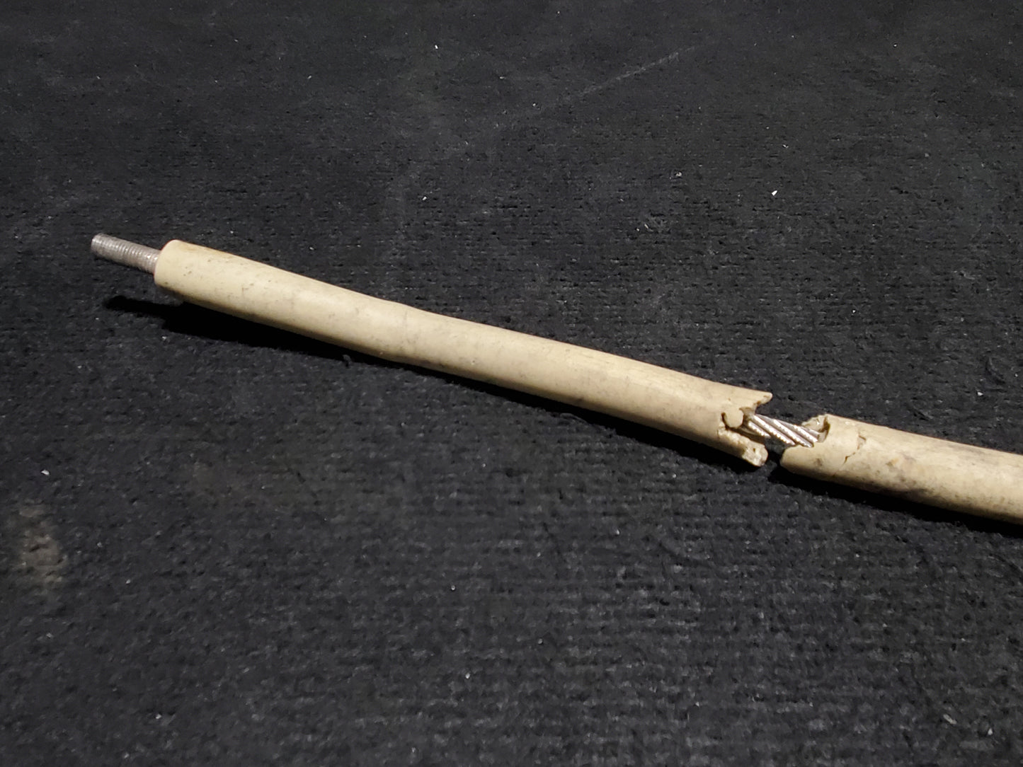 Passenger Door Step Cable - Cessna - 5Y-RNA