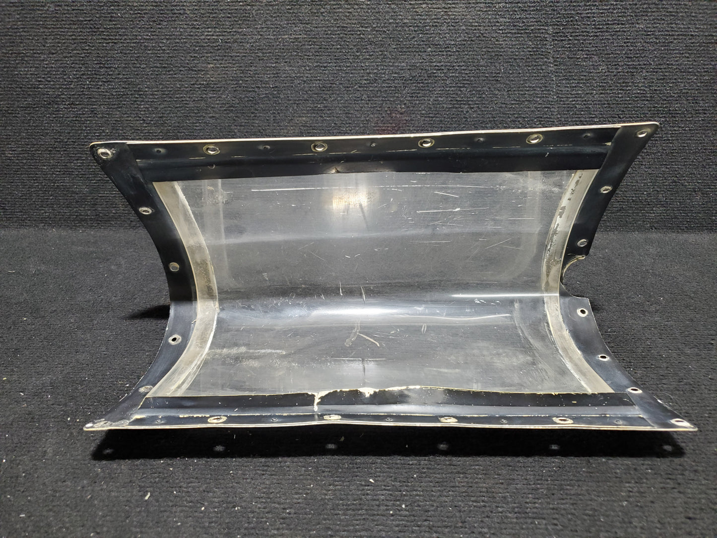 Landing and Taxi Light Lens Assy - RH - Cessna - 5H-NWA