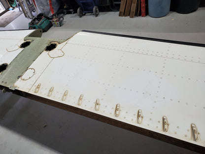 Horizontal Stabilizer - Cessna 208B Caravan - 5H-NWA