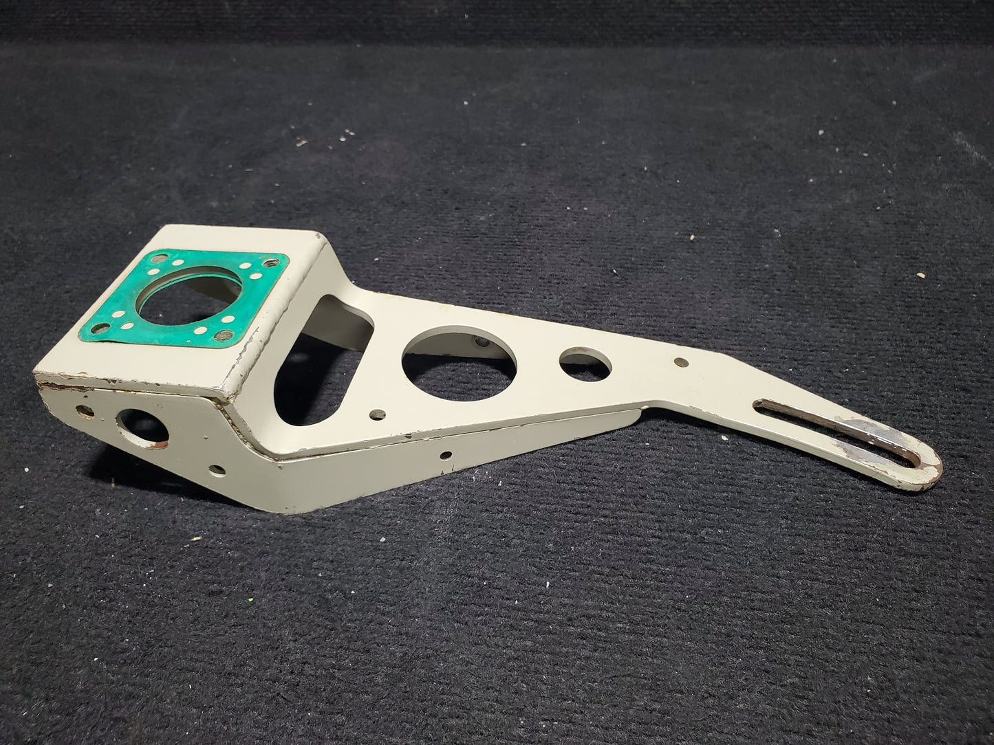 Alternator Arm Assy - Cessna - 5Y-ZBW