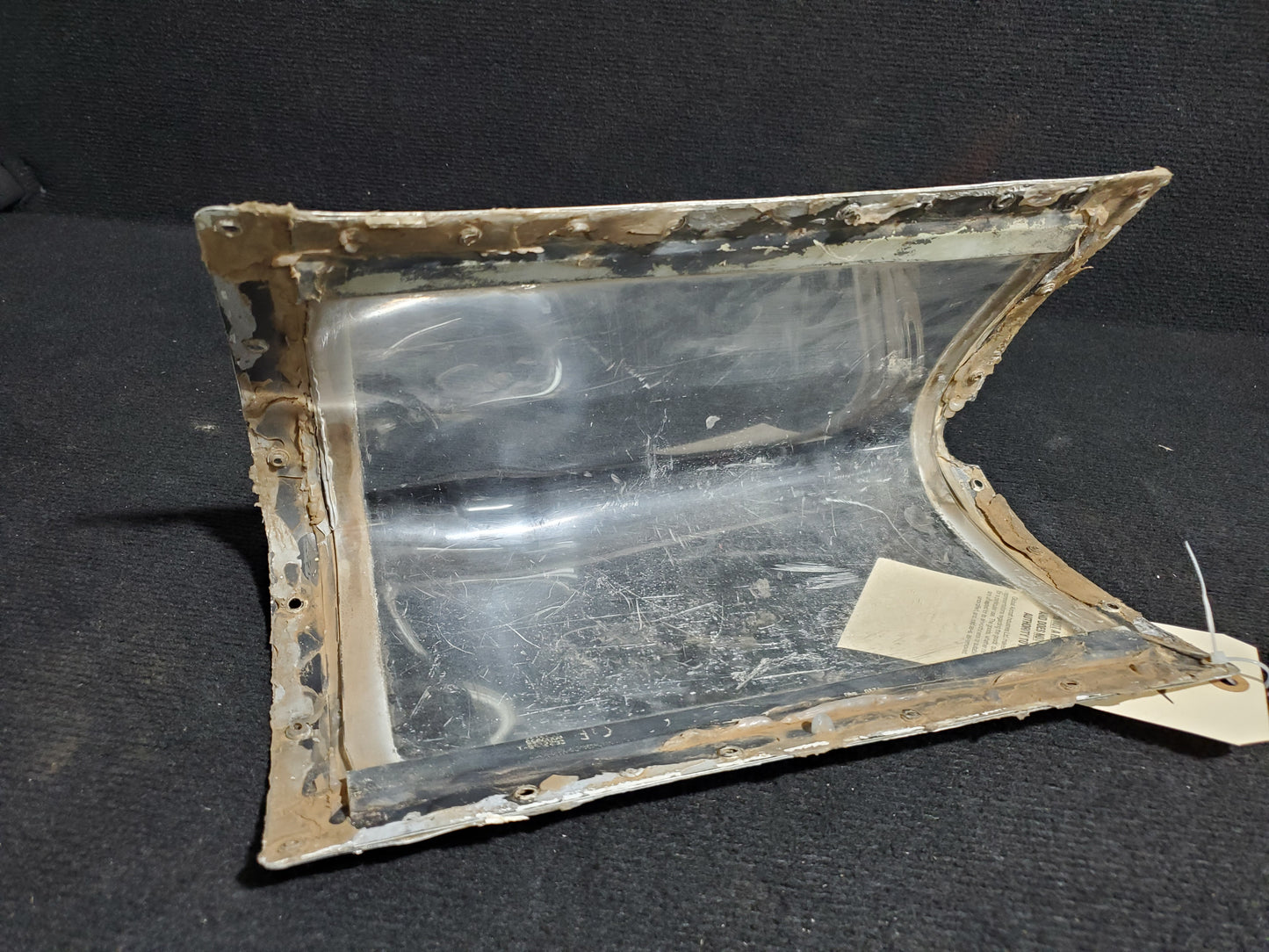 Landing and Taxi Light Lens Assy - RH - Cessna - 5Y-RNA