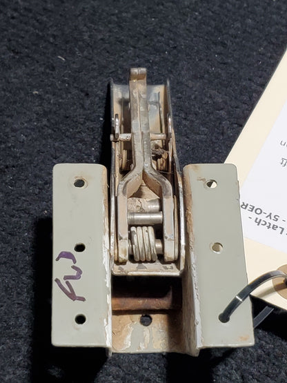Bracket Assy - Door Latch - LH/RH Fwd - Cessna - 5Y-OER