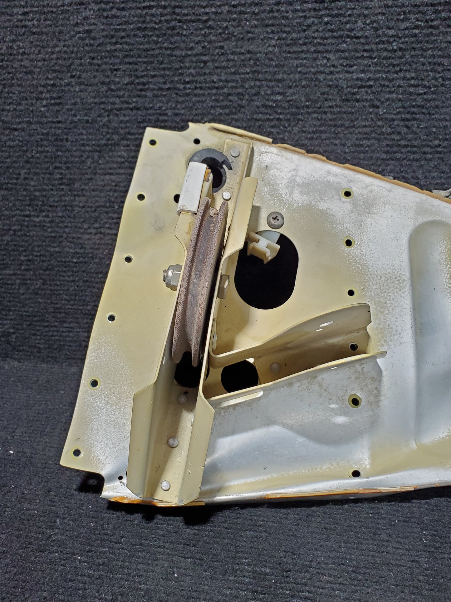 Pulley Bracket - LH AFT - Cessna - MISC