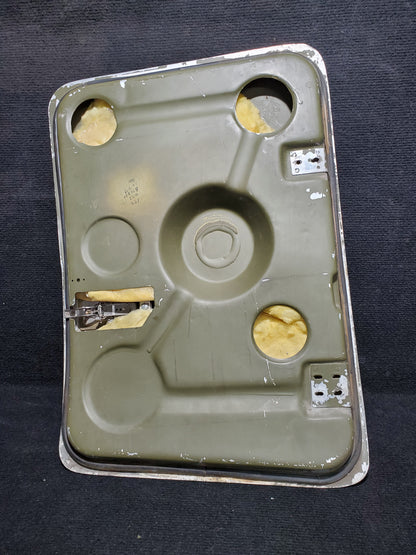 Baggage Door Assy - Cessna 172 - C-FJEZ