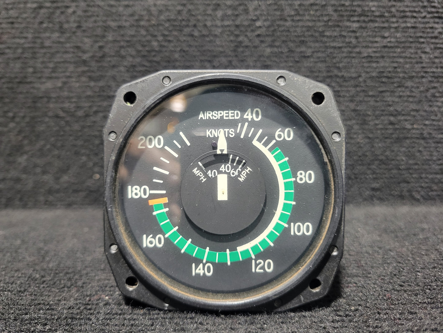Airspeed Indicator - Sigma Tek - 200 Knots - 5H-TAZ