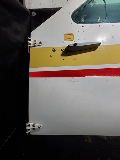 Crew Door - LH - Cessna - 5H-TAZ