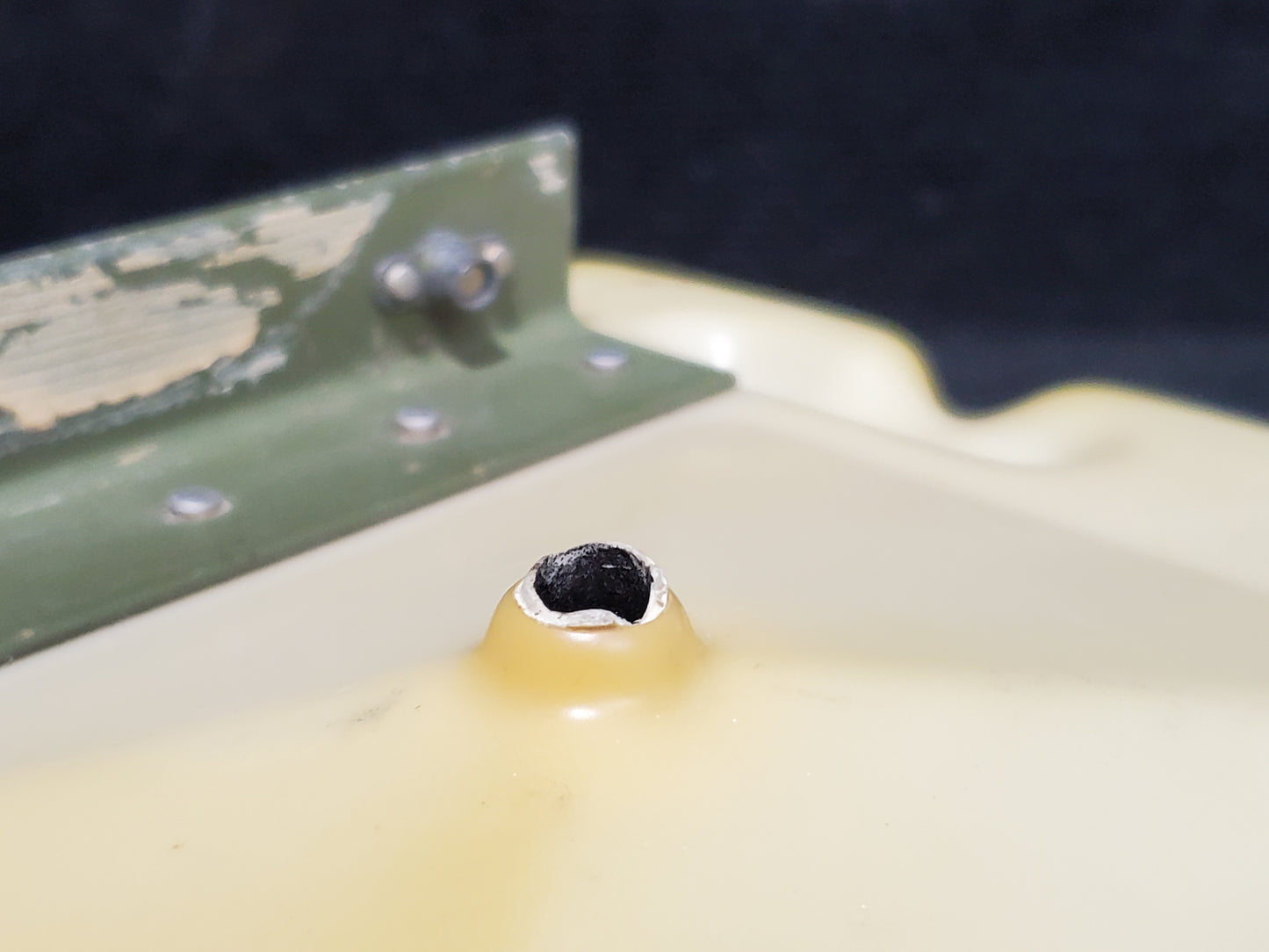 Battery Box Base - Cessna - C-FJEZ