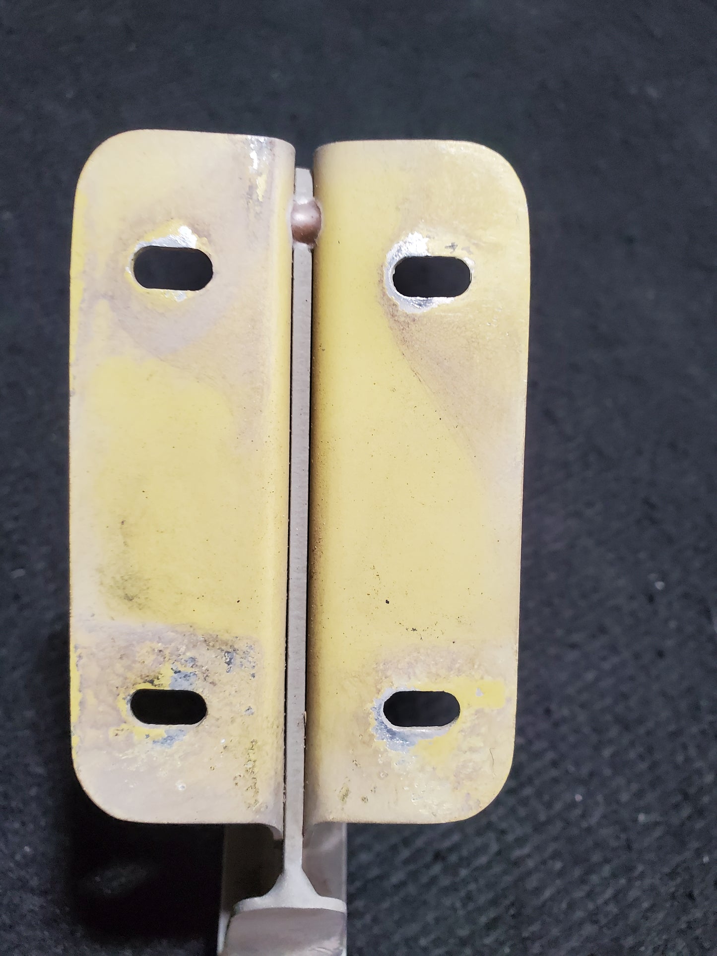 Cowl Door Hinge Assy - LH Aft - Cessna - 5Y-RNA