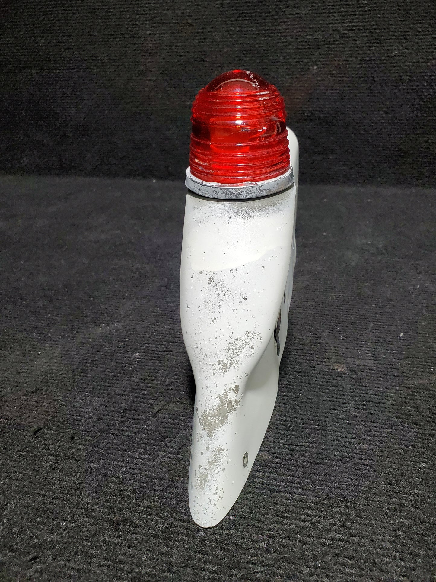 Tail Fin Assy with Flashing Becon Light - Cessna - C-FFTB