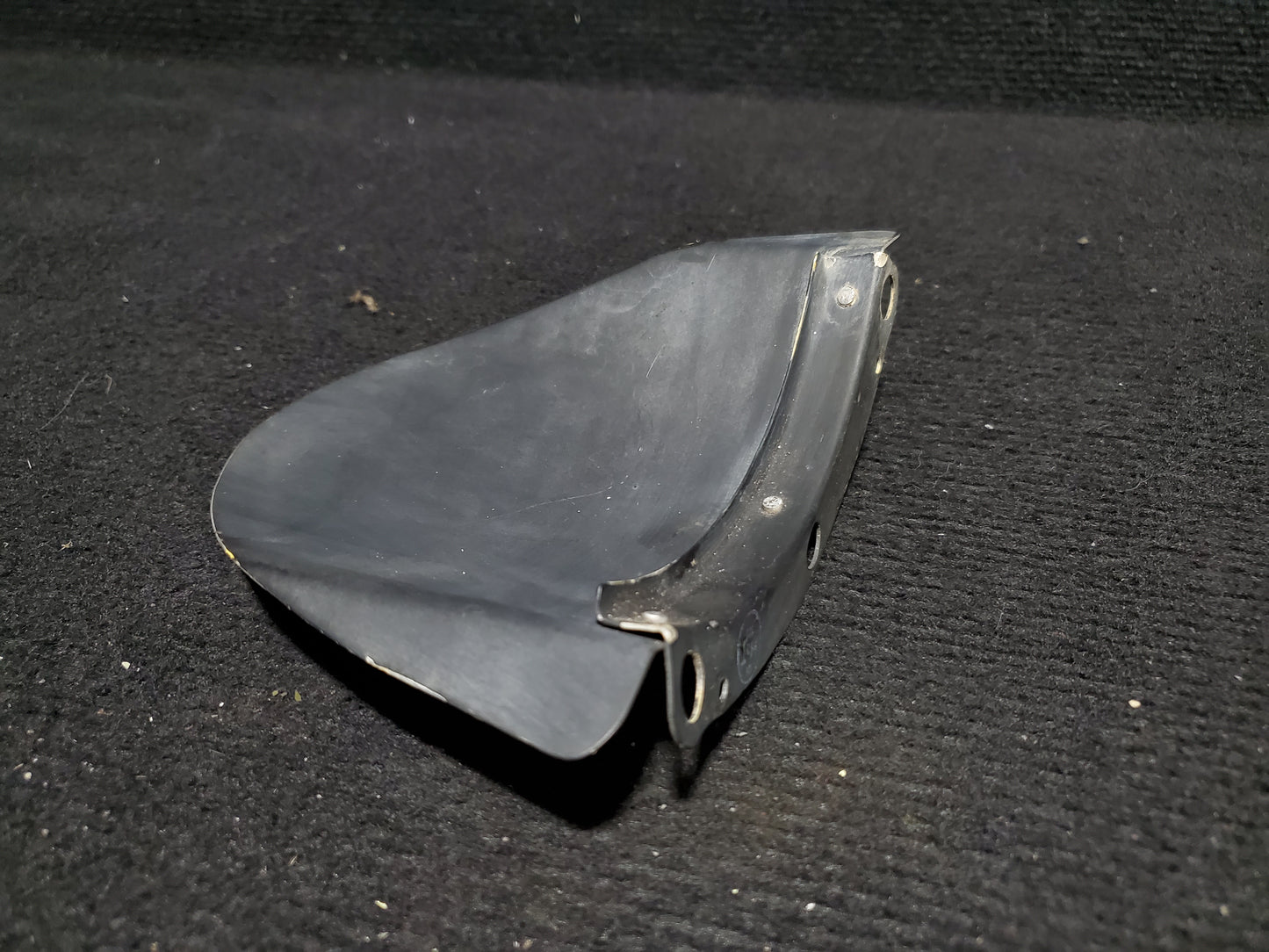 Landing Light Baffle - RH - Cessna - 5Y-ZBW