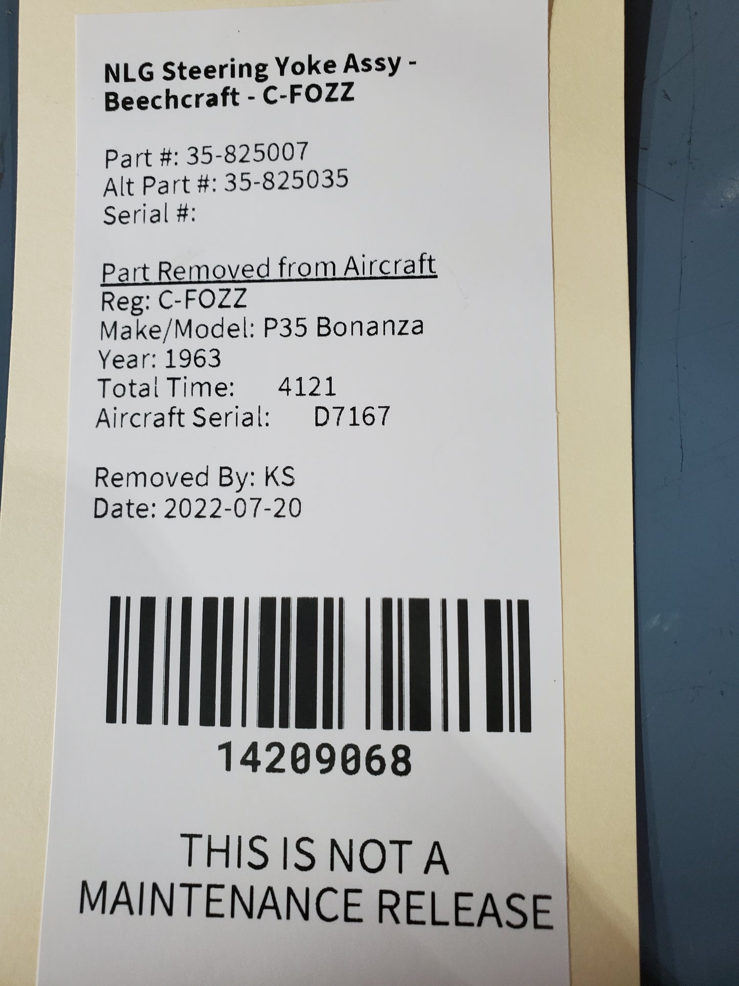 NLG Steering Yoke Assy - Beechcraft - C-FOZZ