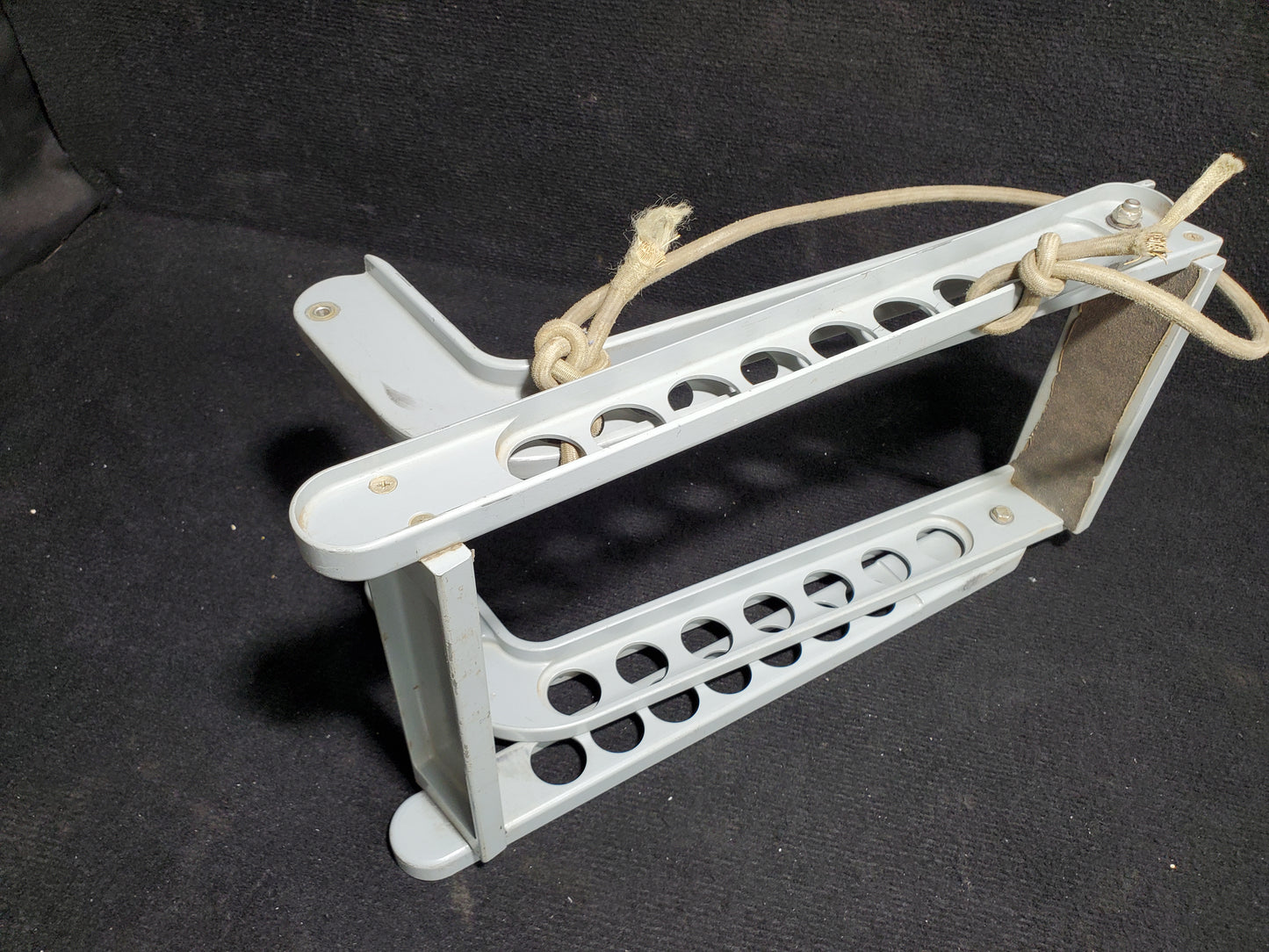 Crew Step Assembly - Cessna - 5Y-MME