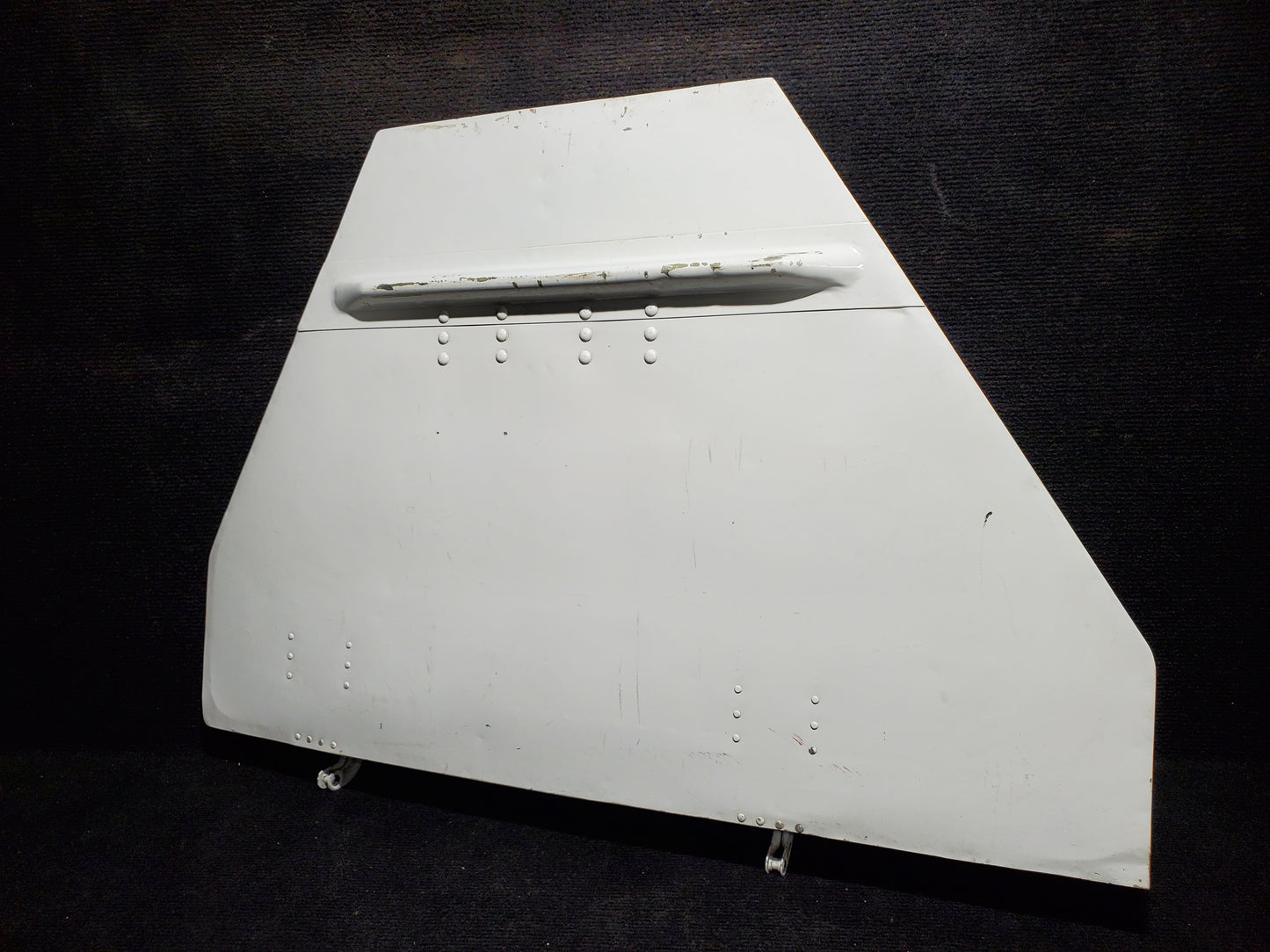 MLG Door Assy - RH OTBD - Beechcraft - C-FINV