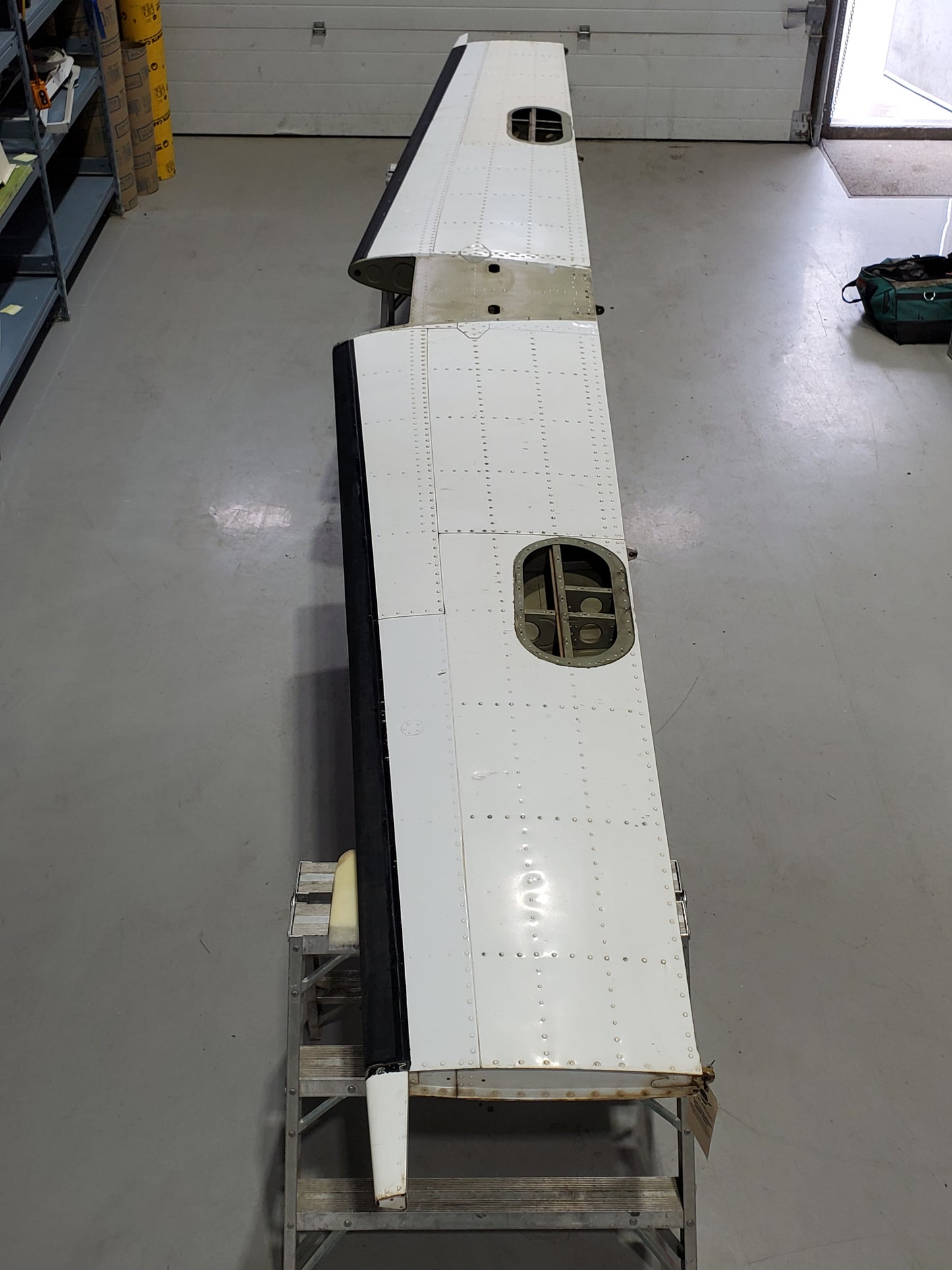 Horizontal Stabilizer - Cessna 208B Caravan - 5H-NWA