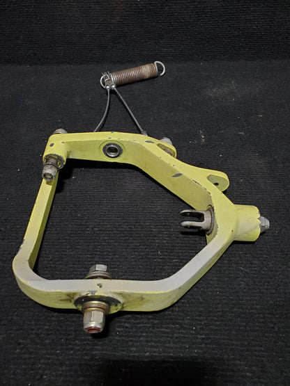 NLG Steering Yoke Assy - Beechcraft - C-FBPO