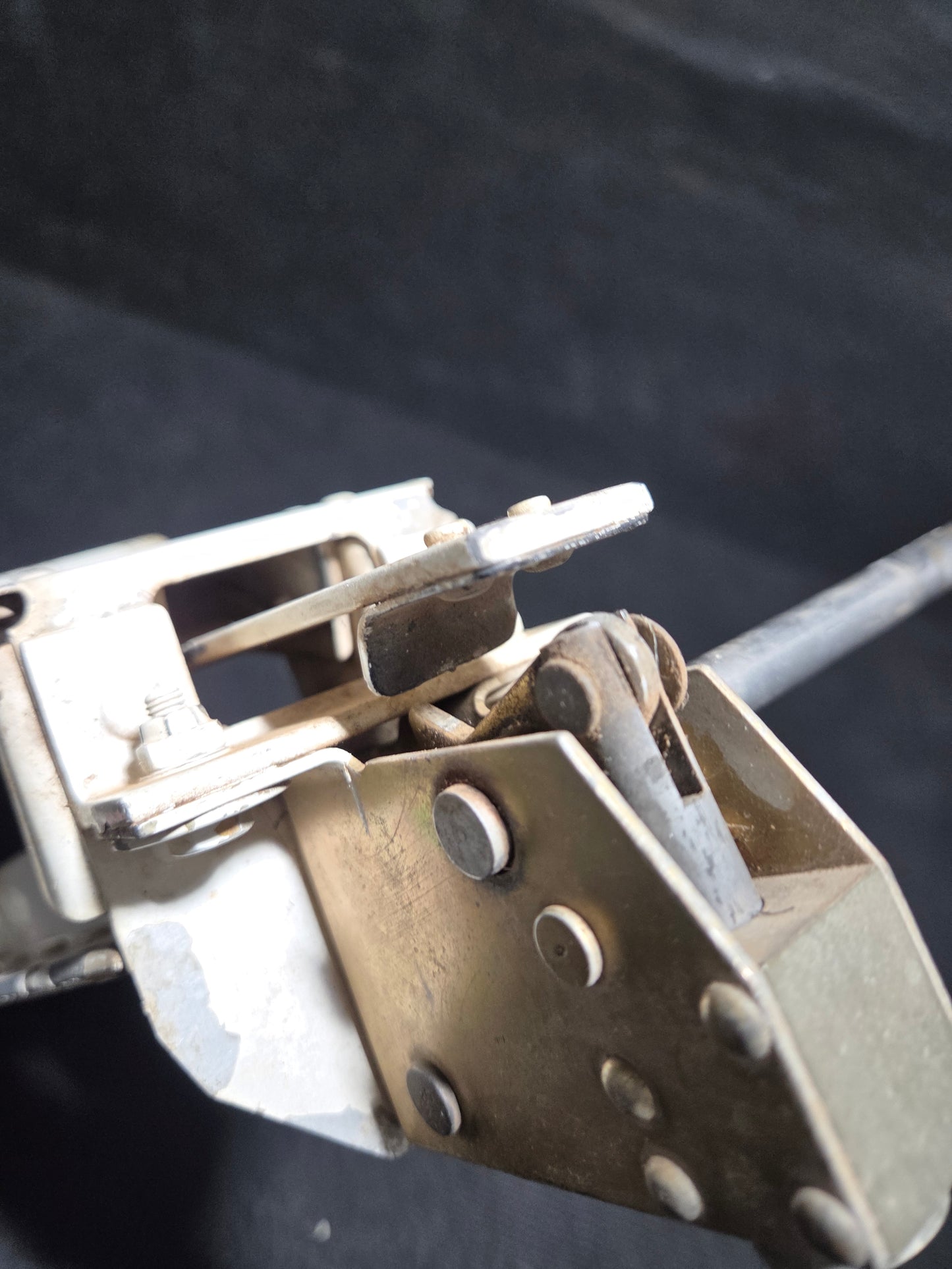 Rudder Gust Lock Assy - Aero Twin INC - Unknown Origin