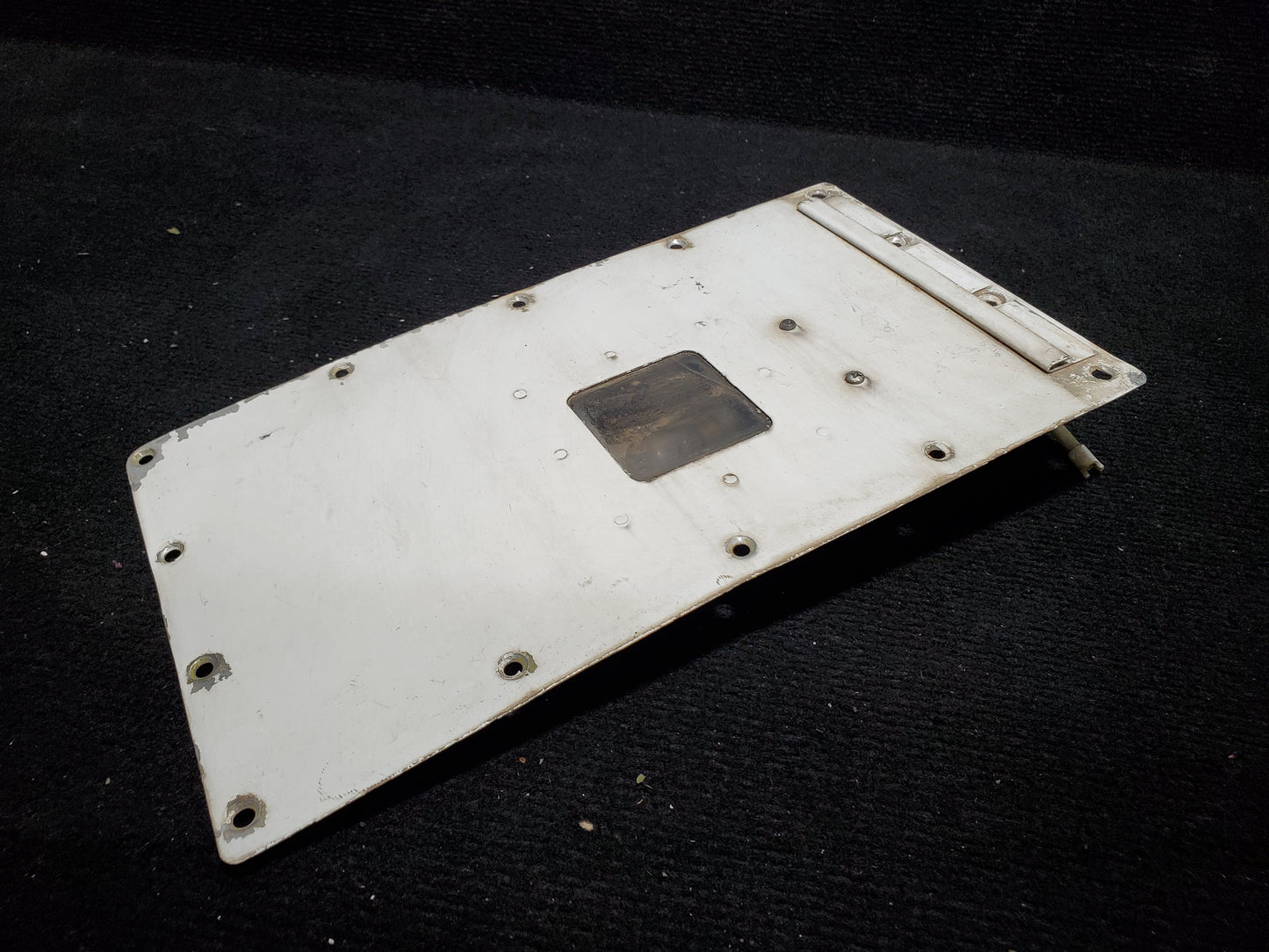 Access Cover w/ Courtesy Light - RH - Cessna - 5Y-ZBW