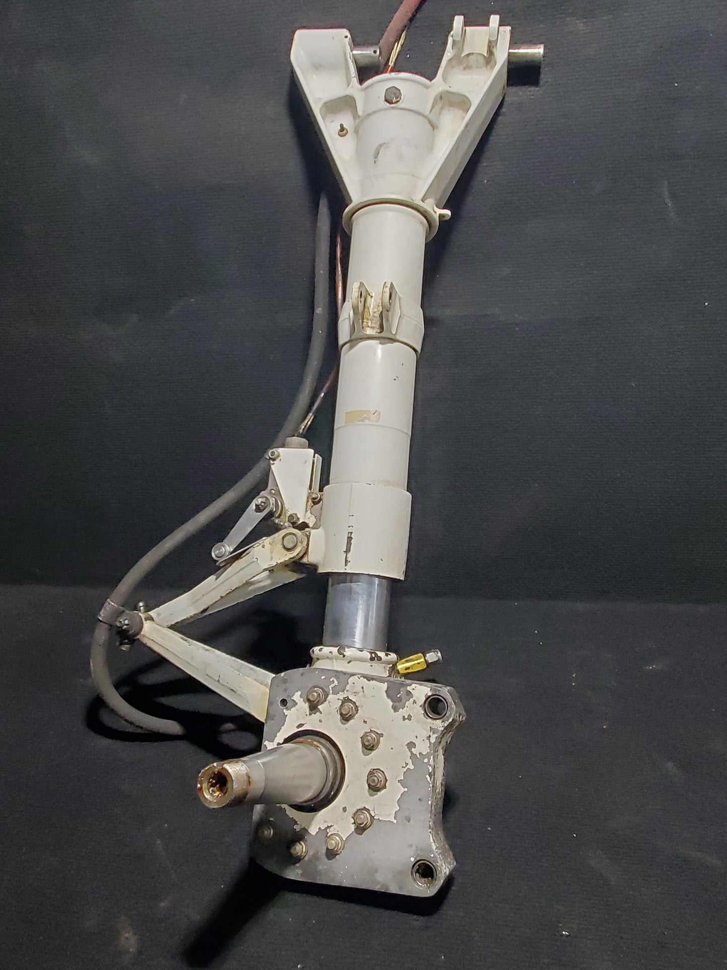 Main Landing Gear Strut Assy LH - Cessna - C-FSYN