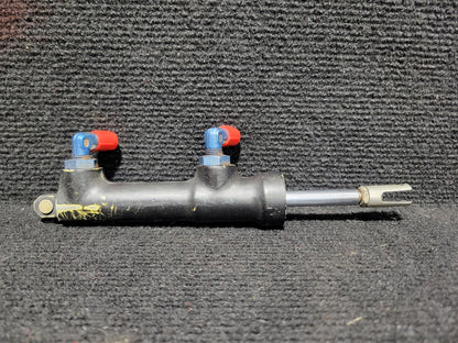 Brake Master Cylinder - Cessna - 5Y-ZBW