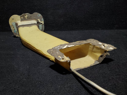 Fuel Drain Cover Outboard with Cargo Pod - Cessna - 5Y-ZBW