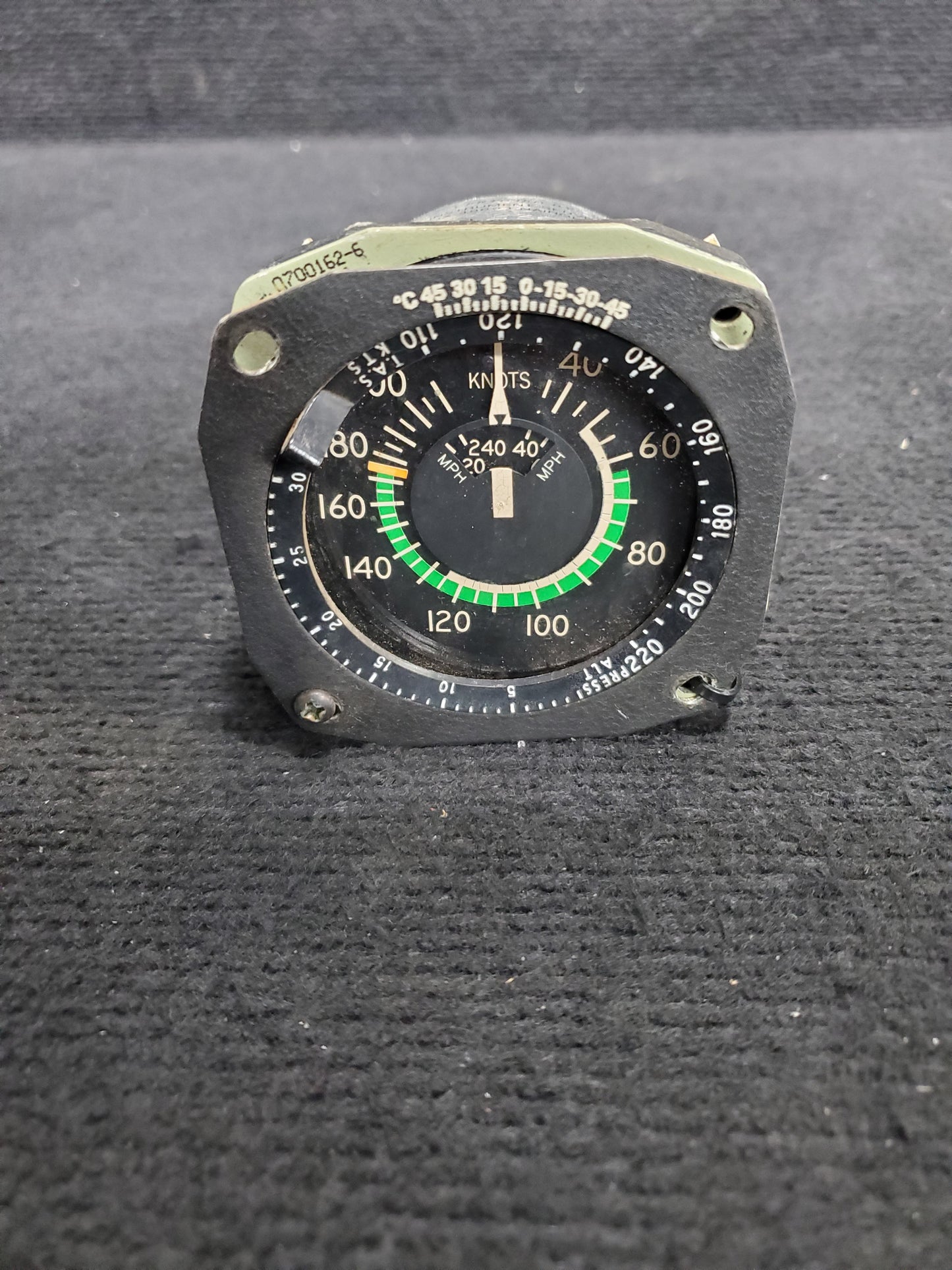 Airspeed Indicator - Sigma Tek - 5H-NWA