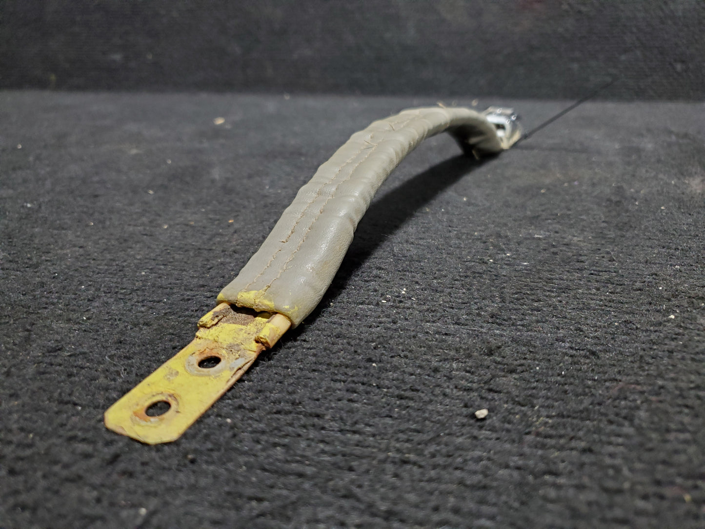 Assist Handle Assy - Cessna - 5Y-RNA