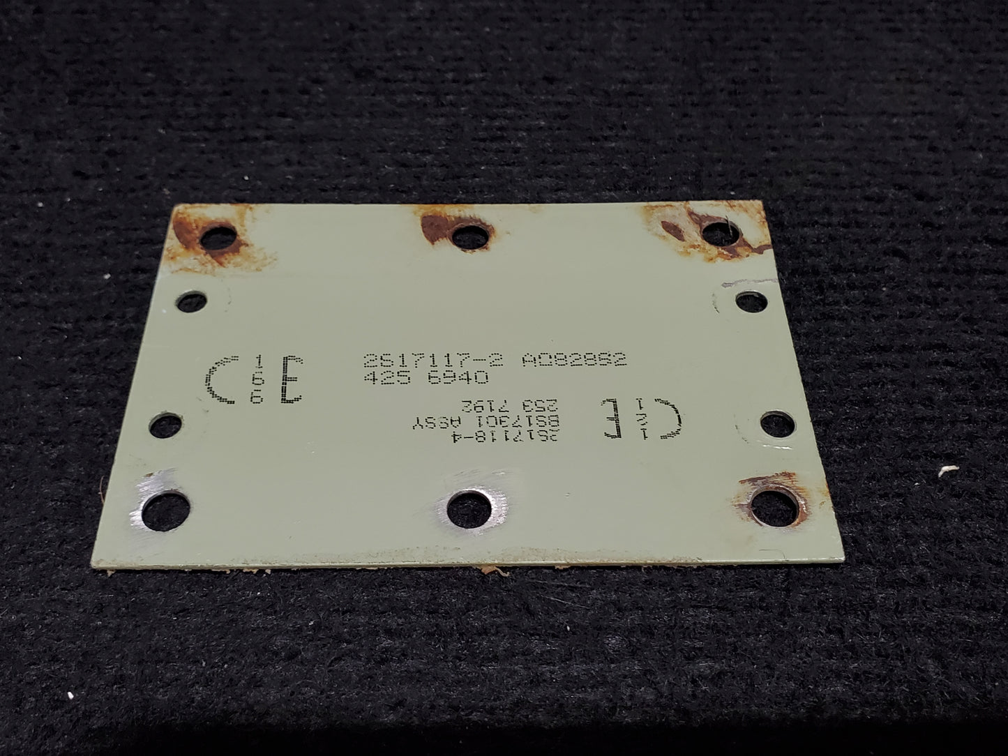 Latch Mounting Plate - Bolt Guide - Cessna - OO-SEX