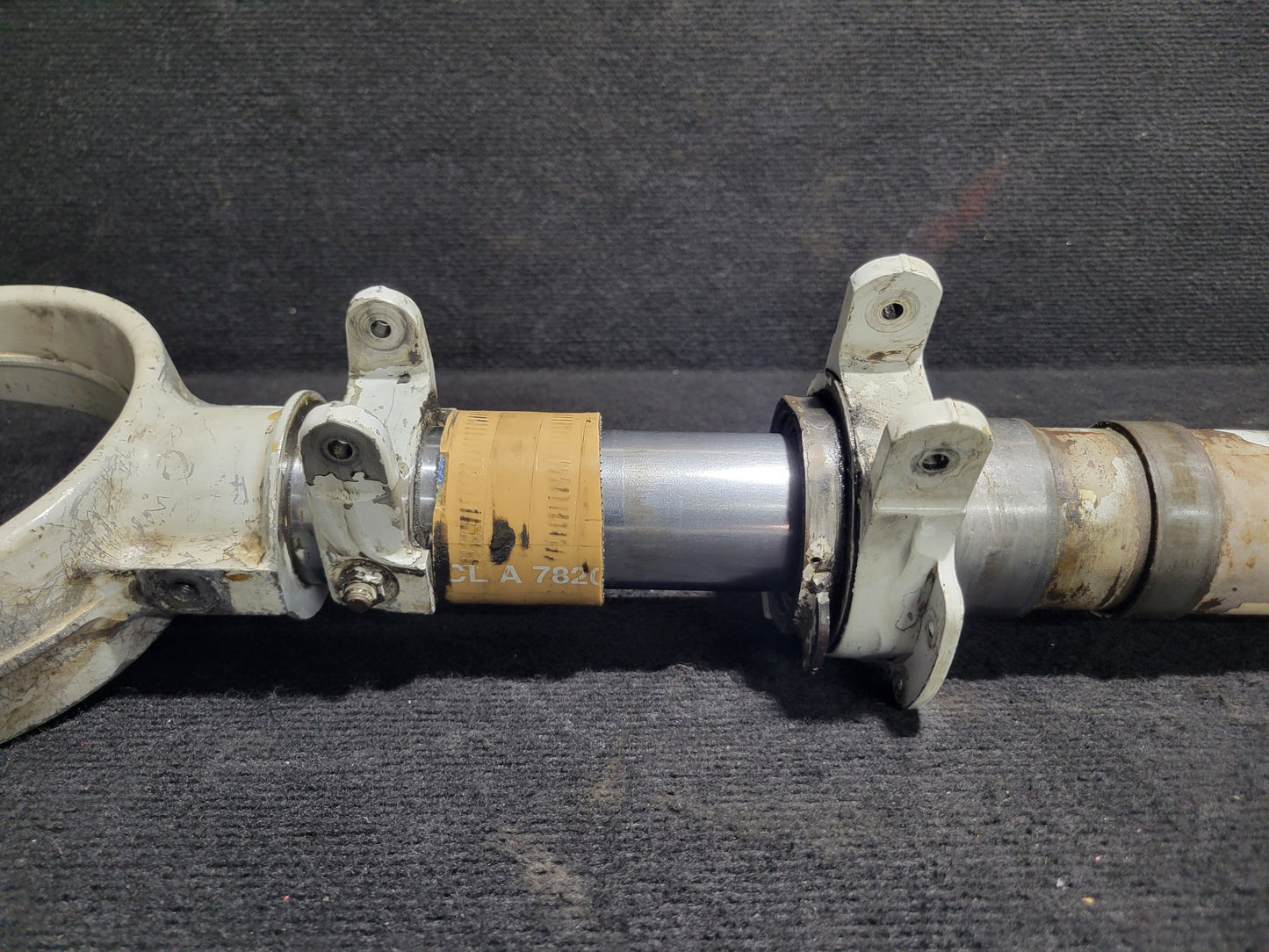 Nose Gear Shock Strut Assy - C-GROC