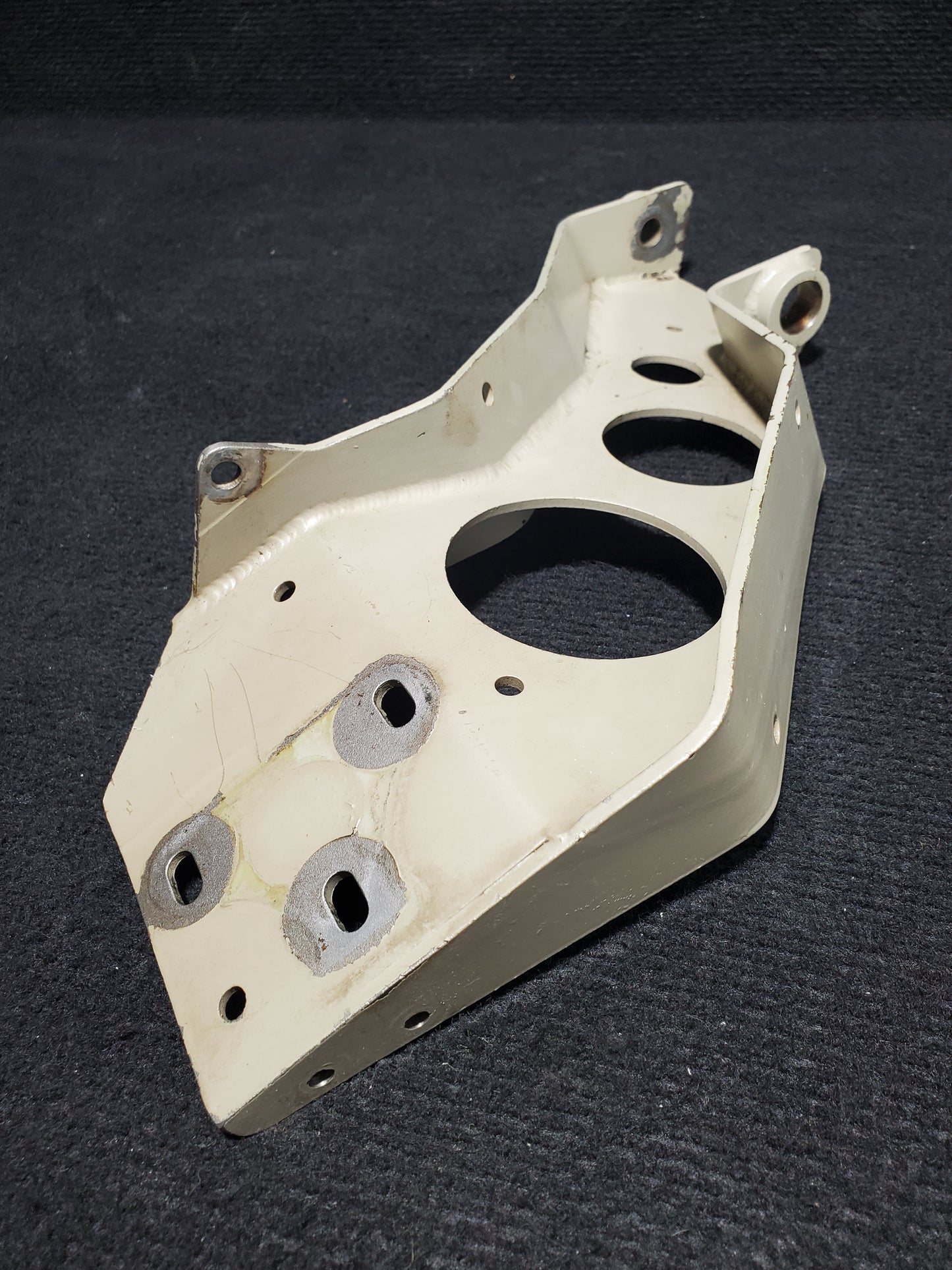 Bracket Assy 95 Amp Alternator - Cessna 208B - 5Y-ZBW