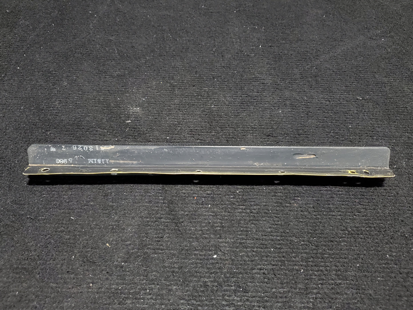 Knee Bumper Assy - Cessna - 5Y-ZBW