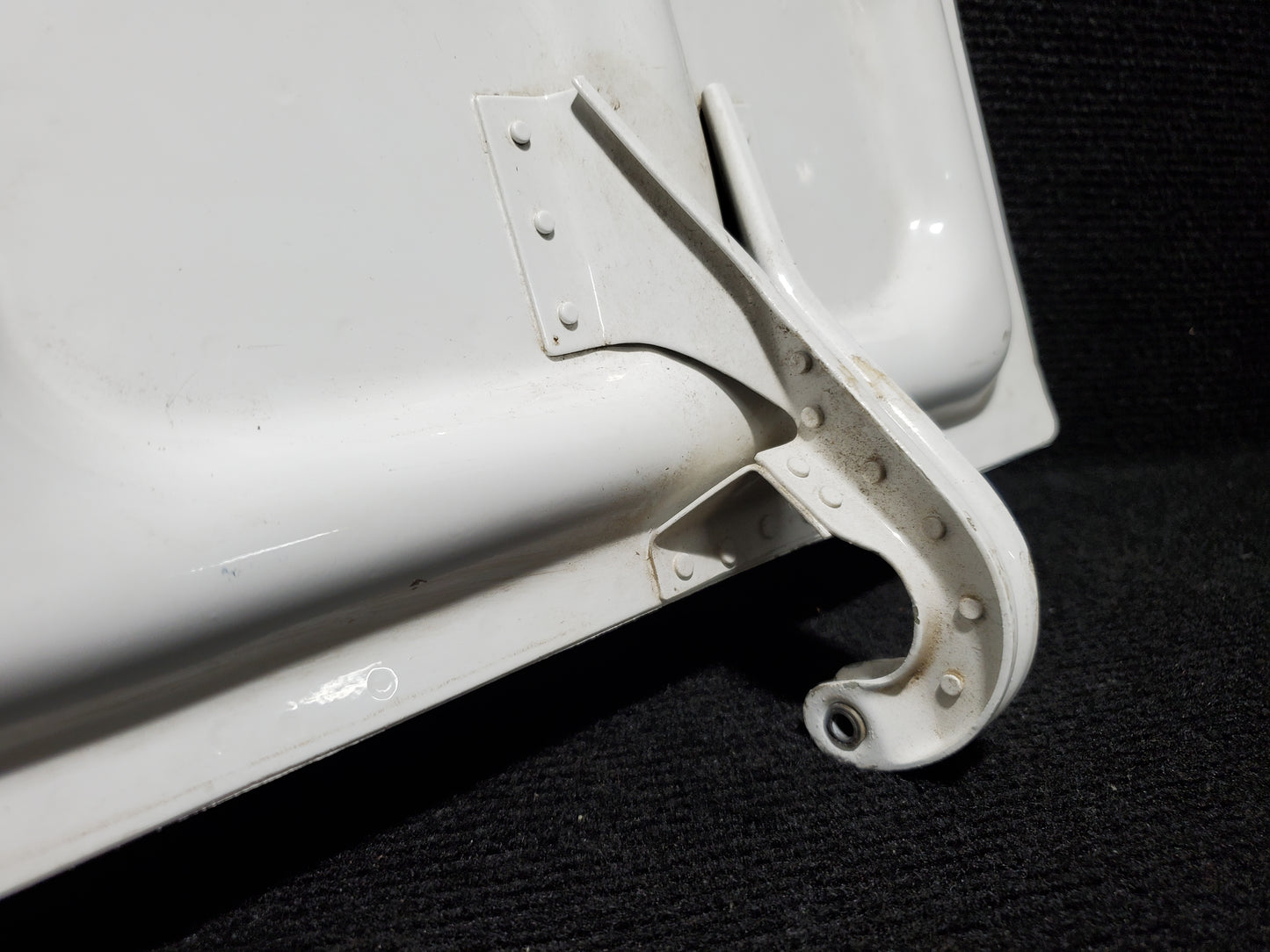 MLG Door Assy - RH OTBD - Beechcraft - C-FINV