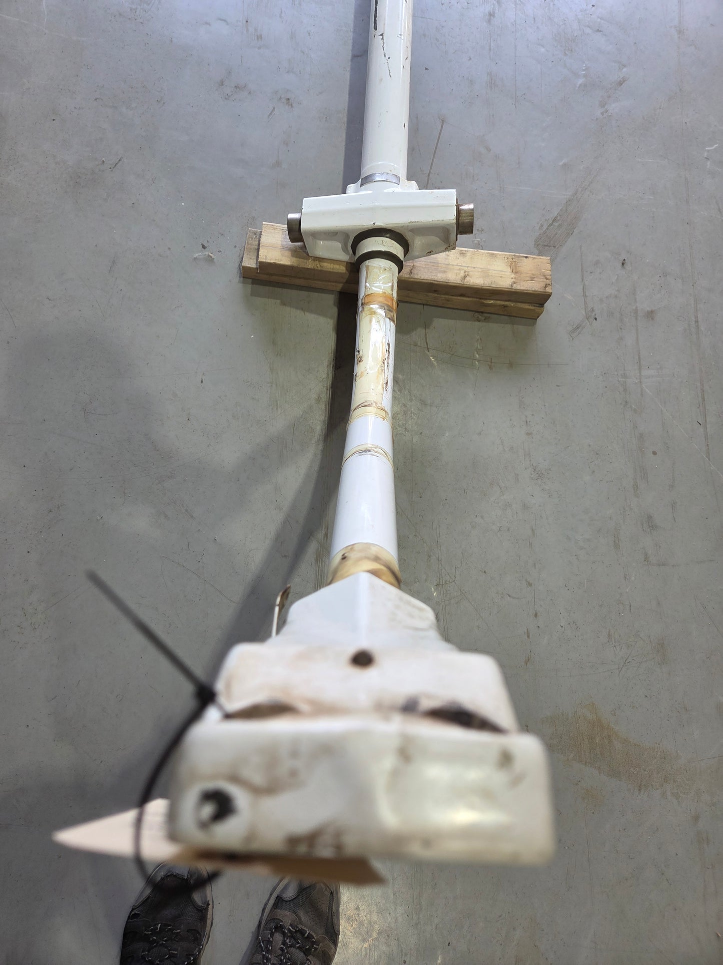 Main Landing Gear Assembly - Cessna 208B Caravan - 5Y-ZBW