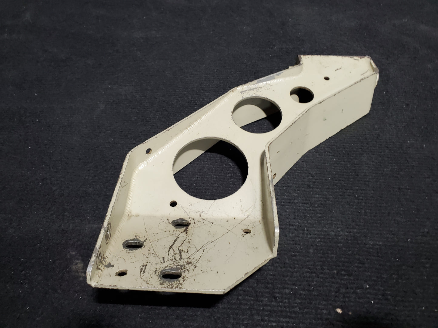 Bracket Assy 95 Amp Alternator - Cessna 208B - Unknown Origin