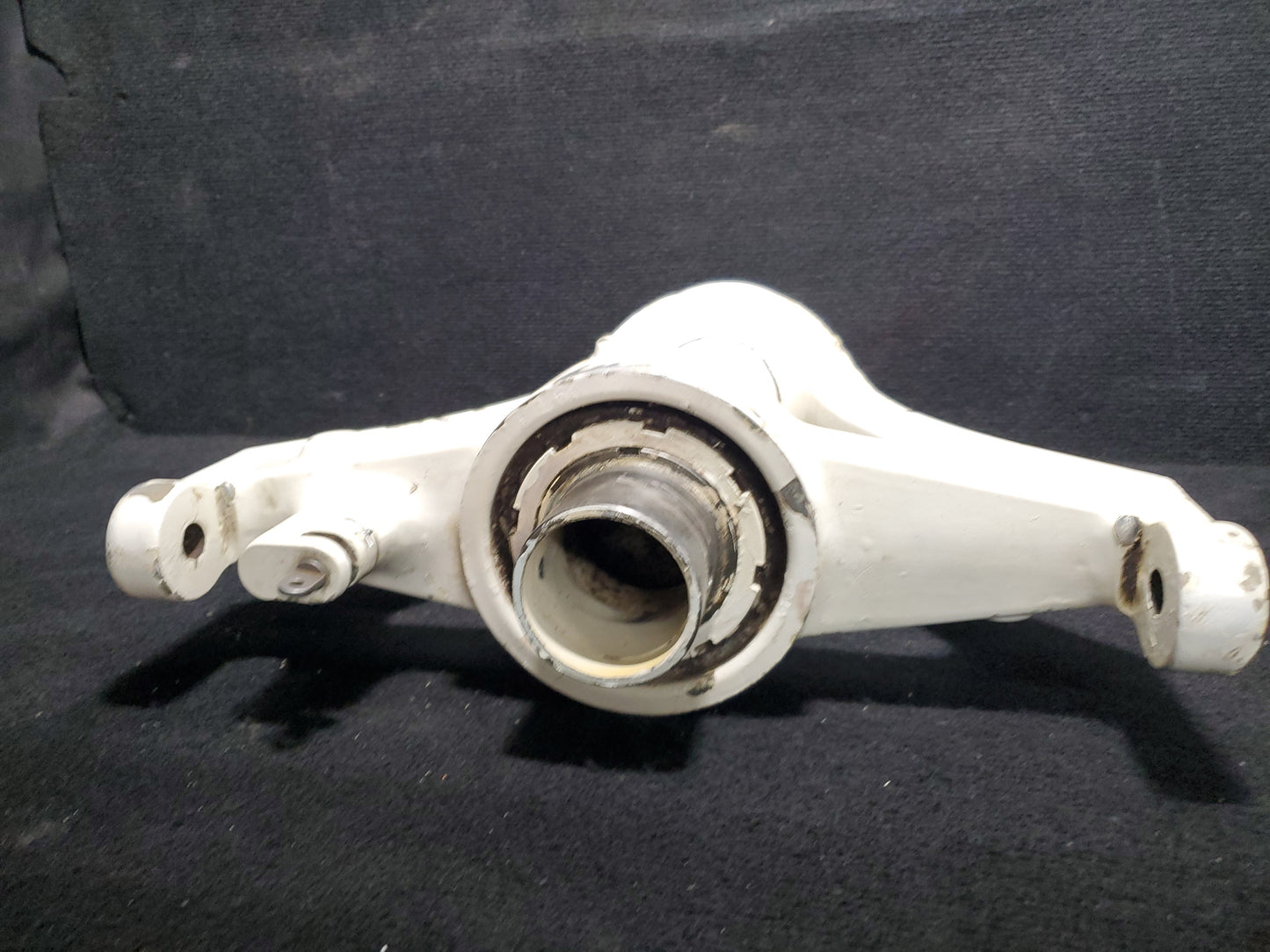 Outer Nose Gear Barrel Assy - Cessna - 5H-NWA